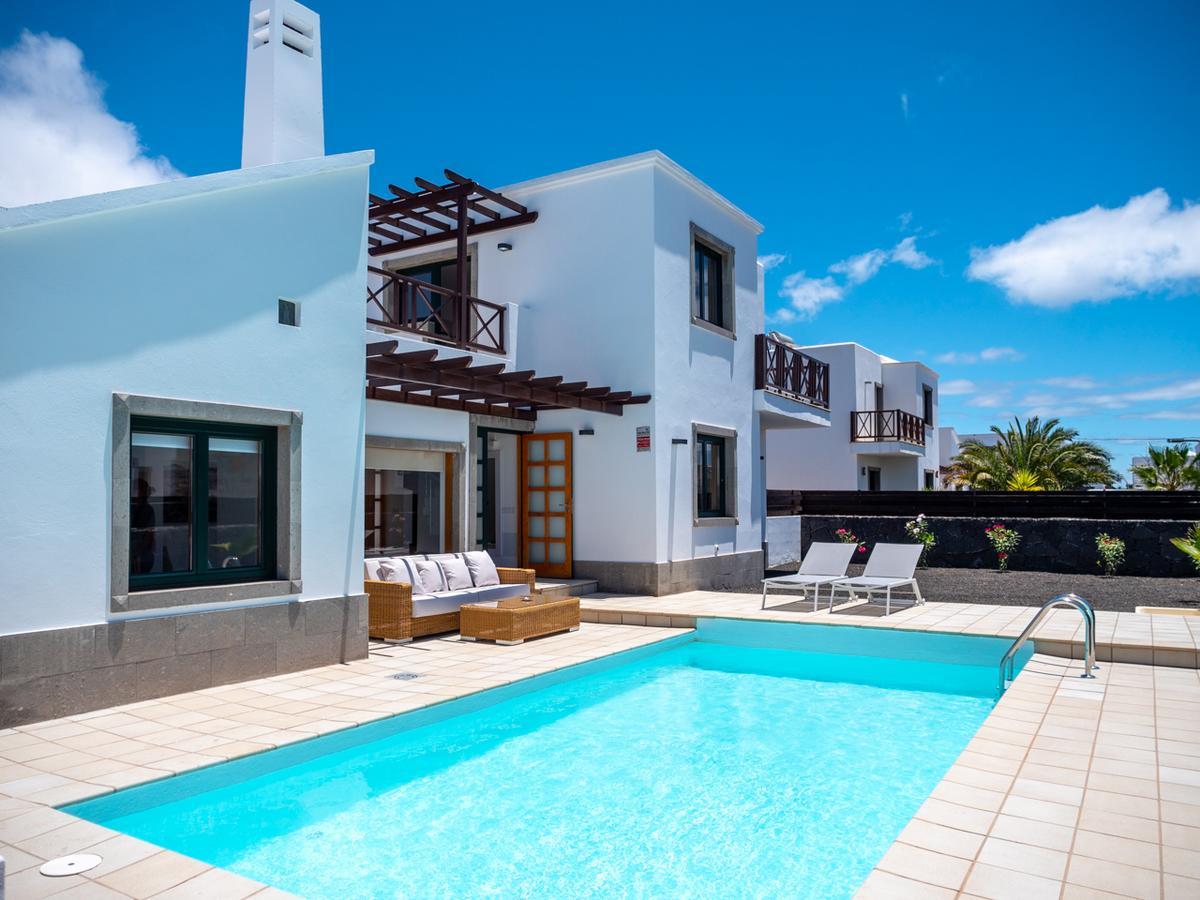 Playa Blanca Beach Mate Экстерьер фото